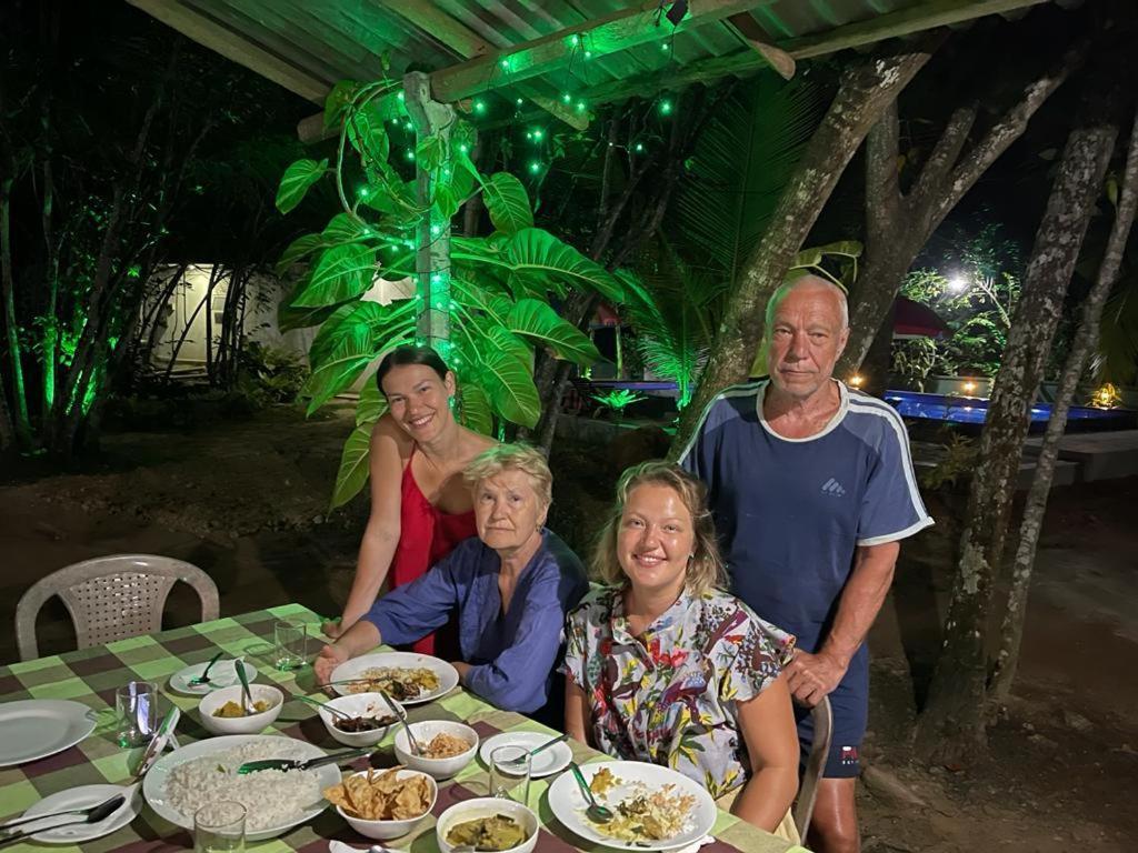 Jungle Restaurant And Villa Унаватуна Экстерьер фото
