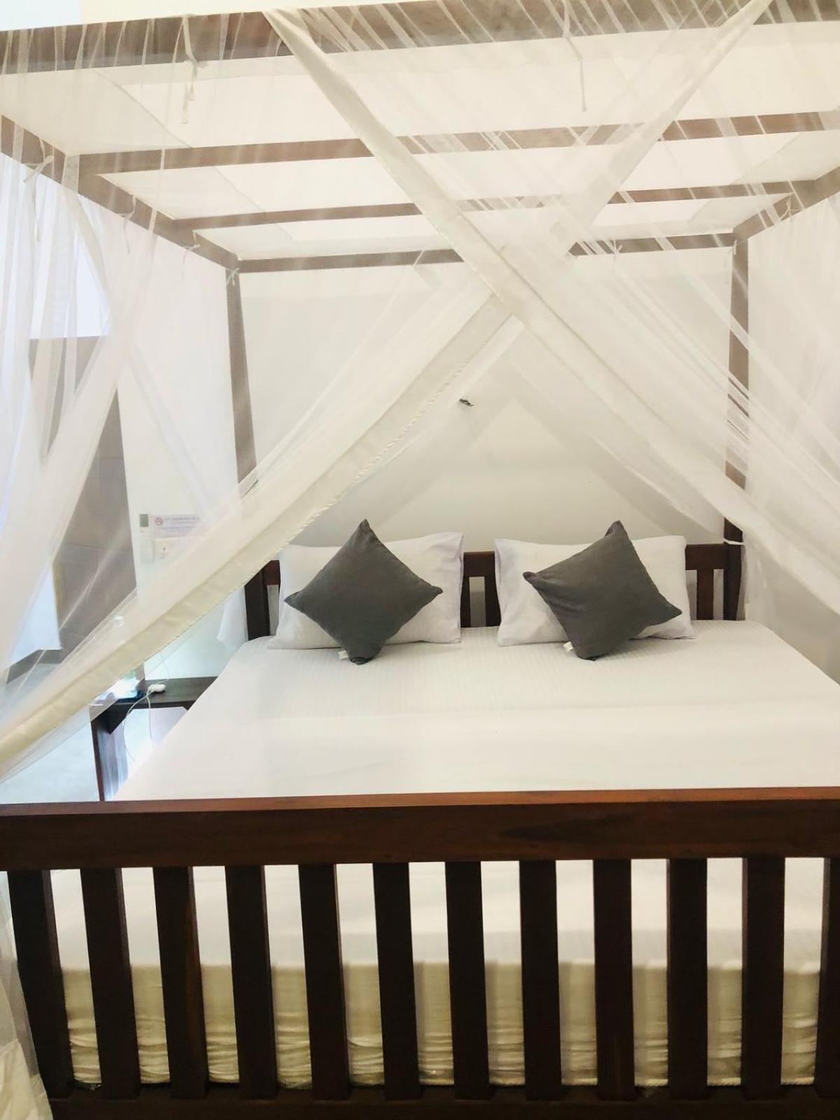 Jungle Restaurant And Villa Унаватуна Экстерьер фото